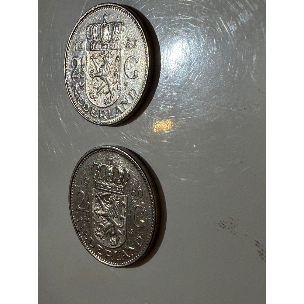 Netherlands 1980 2 1/2 Gulden Queen Juliana Rijksdaalder Coins Lot of 2 - Picture 2 of 10